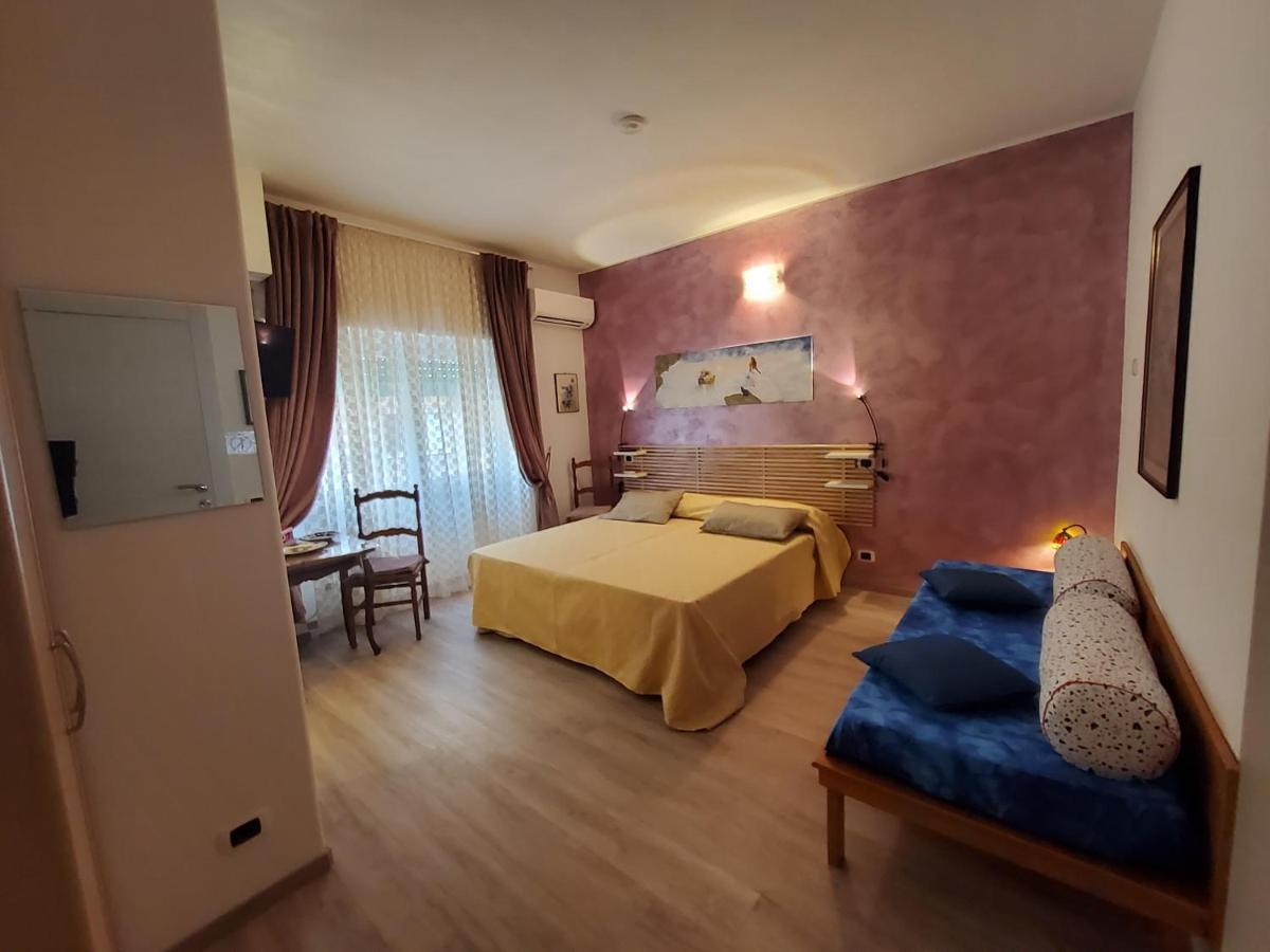 Annadia Sweet Home B&B Lido di Ostia Exteriör bild