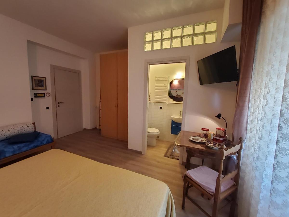 Annadia Sweet Home B&B Lido di Ostia Exteriör bild